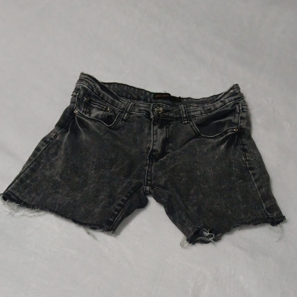 Distressed Black Cut-Off Shorts with Frayed Hem